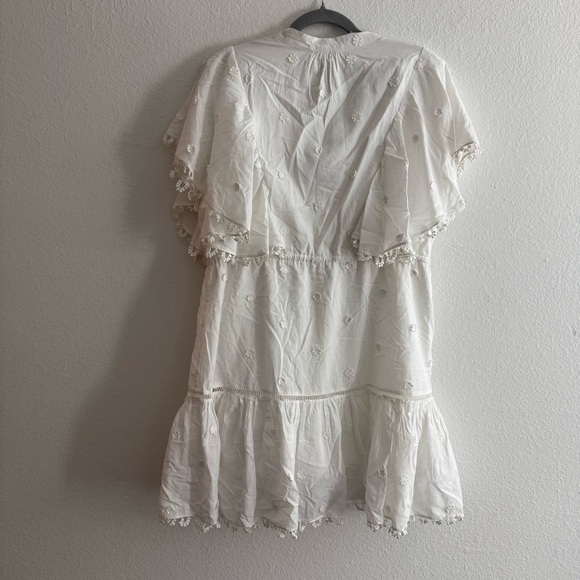FARM Rio Off White Flutter Sleeve 3D Flower Cotton Mini Dress Size Medium - Picture 6 of 7